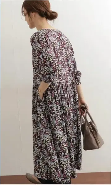 플라워 프린트 턱 원피스 꽃무늬 롱 슬리브