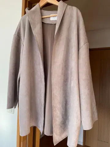 Discoat 후드 부착 스웨이드풍 코트 자켓