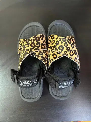 SHAKA 레오파드 샌들