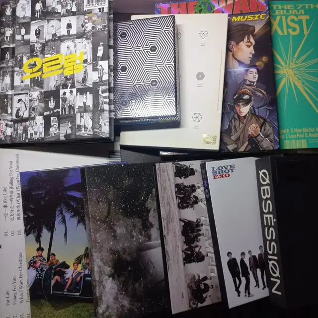 엑소 앨범 모음 일괄(+키링,뱃지)