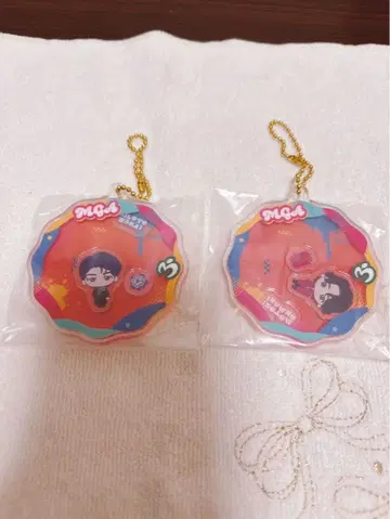 미세스 제일복권 E상 바스락 아크릴 참 2종 세트 와카이 오오모리