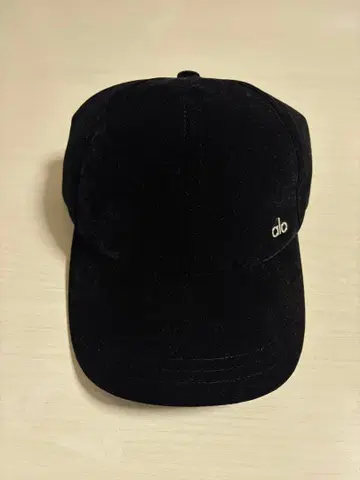 alo 블랙 벨로아 여성용 캡