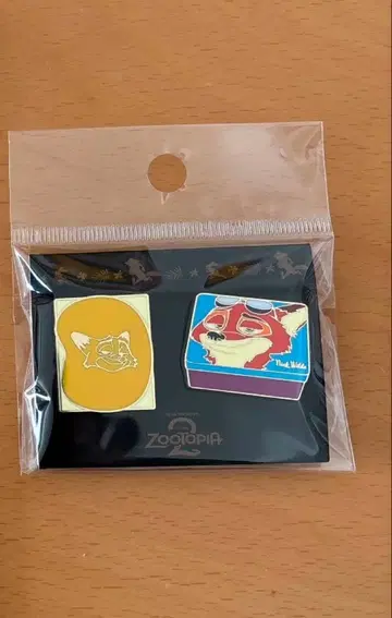주토피아 도쿄 바나나 핀 배지 2개 세트