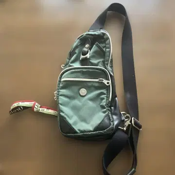 오로비아오코 타사니 & 펠리 바디백 그린