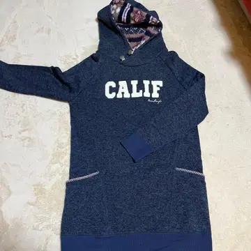 CALIF 후드 부착 네이비 후드티