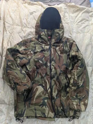 DESTROY BABYLON FIVE O