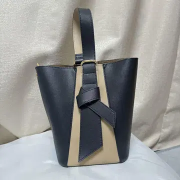 새상품급 Diana 원핸들 버킷백 토트