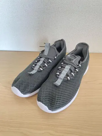 미사용 새상품 25cm 경량 메쉬 스니커즈 그레이 남성용 조깅