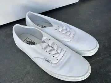 VANS 오센틱 로우컷 스니커즈
