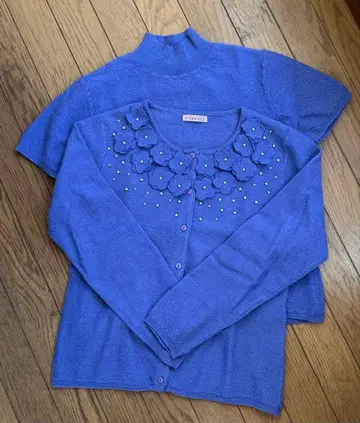 꽃 모티브 파랑 보라색 가디건 앙상블