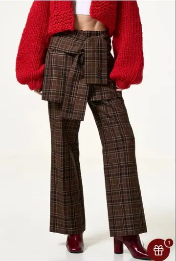 THETOE 브라운 계열 체크 플레어 팬츠