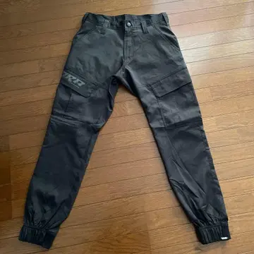 TORA 블랙 카고 팬츠