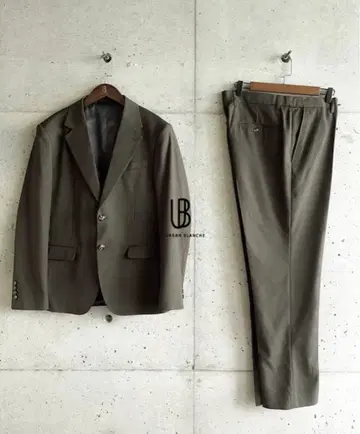 어반 블랑쉬 카키 턱시도 쓰리피스