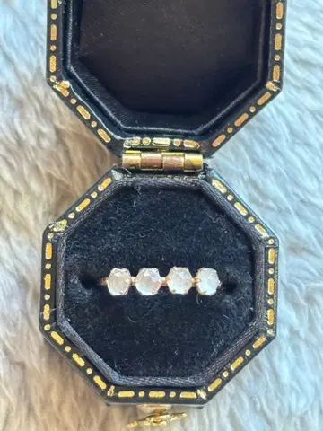 문스톤(래브라도 라이트?) 핑키링