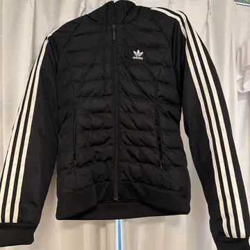 adidas 블랙 후드 부착 다운 자켓