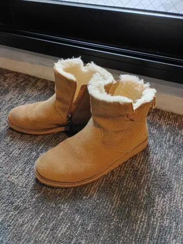 EMU 발수 가공 스웨이드 지퍼 달린 어그 부츠 23.5~24.0cm