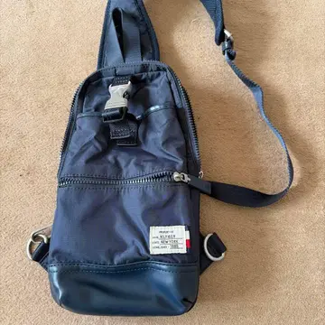 타미힐피거 HILFIGER 네이비 숄더백