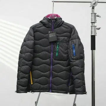 새상품 PeaK Performance Helium 아웃도어 다운 자켓 M