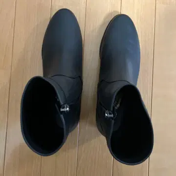 긴자 요시노야 부츠 23.0