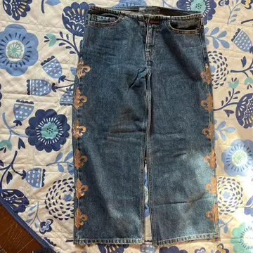 MK JEANS 플로럴 데님 팬츠