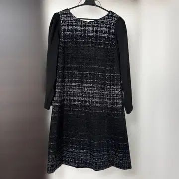 블랙 긴팔 무릎 기장 원피스