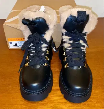 ZARA 가죽 퍼 마운틴 부츠 36