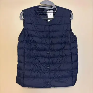 유니클로 퍼프테크 컴팩트 베스트 M