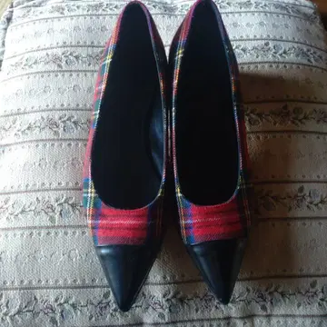 체크 무늬 스틸레토 펌프스