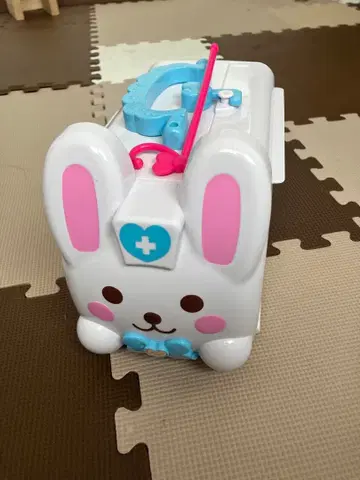 토끼 모양 의사 놀이 세트