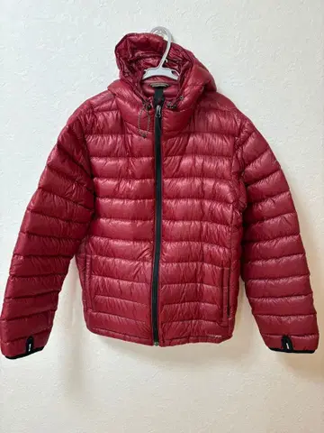 에디바우어 빨간색 다운 자켓 후드 부착