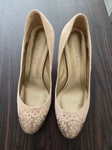 ANTEPRIMA 베이지 스웨이드 펌프스