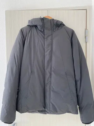 INHERIT 후드 부착 다운 자켓 블랙