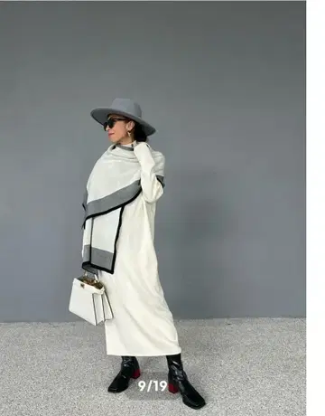 MARIA 롱 니트 원피스 스톨 포함 / 아이보리