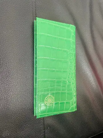 새상품 황궁 크로커다일 엠보 국화 문양 장지갑 그린 동어원