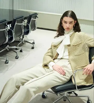 Mila Owen 2턱 스티치 디자인 테이퍼드 팬츠