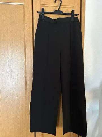 블랙 와이드 팬츠 프라이오리티