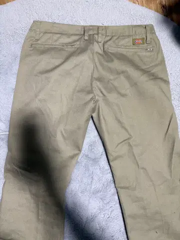 Dickies 베이지 슬림핏 치노 팬츠