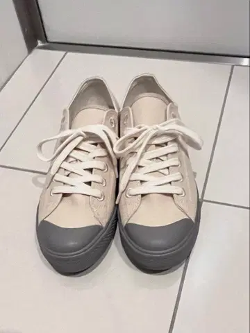 무인 로우컷 스니커즈 미사용