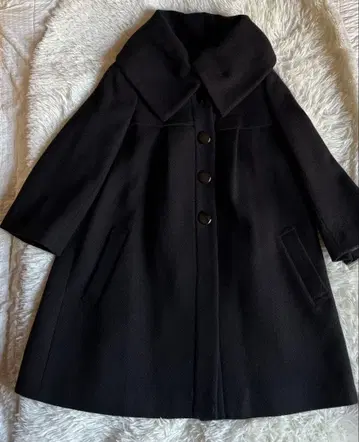 질스튜어트 여배우 옷깃 울 코트 새상품급