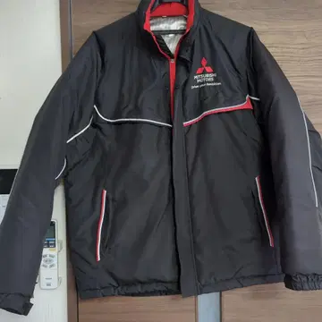 MITSUBISHI MOTORS 수납 가능한 후드 부착 자켓 점퍼