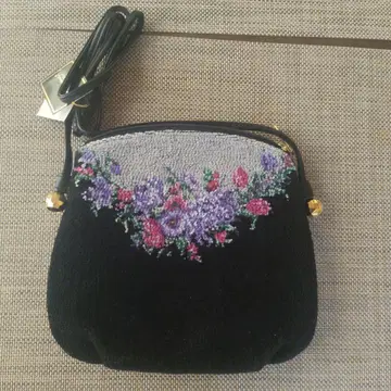 미사용 새상품 택 포함 아른조 숄더백