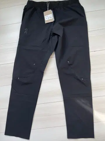 ON 무브먼트 팬츠 블랙