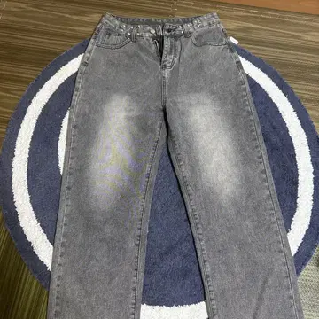 그레이 스터드 데님 팬츠