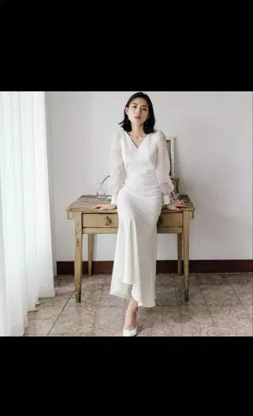 화이트 웨딩 드레스 긴팔