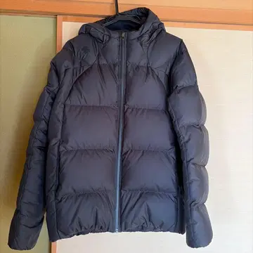 DESCENTE 블랙 다운 자켓