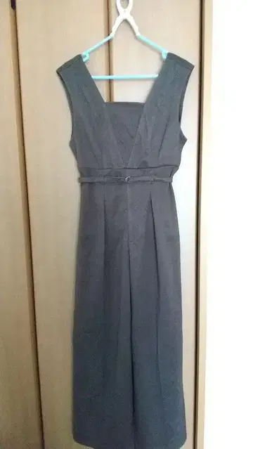 V넥 하이 웨이스트 벨트 포함 살로펫