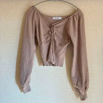 dazzlin 베이지 벌룬 슬리브 니트 리본