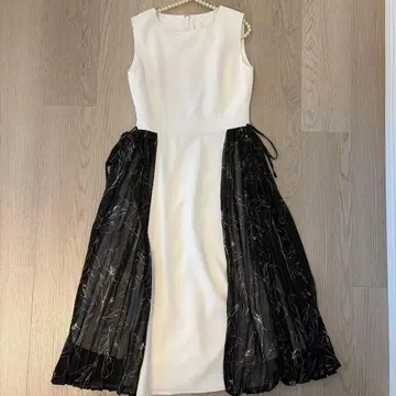 [새상품급] QUEENS COUT 슬리브리스 원피스 바이컬러