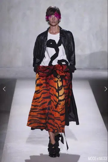 드리스반노튼 20ss 쇼피스 롱 스커트