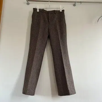 브라운 체크 무늬 슬랙스